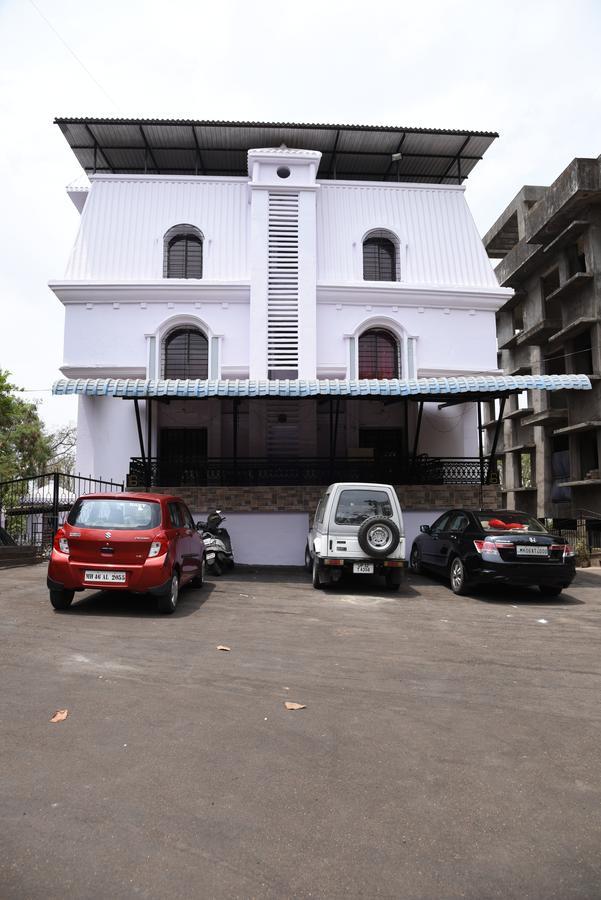 The Sky Inn Navi Mumbai Exteriör bild